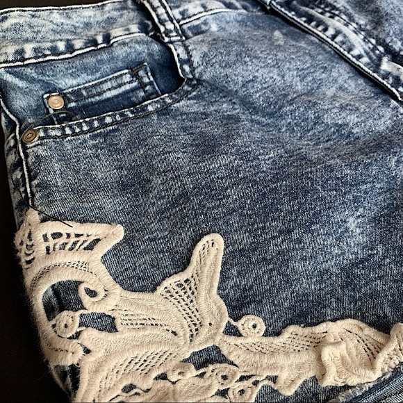 Boom Boom Jeans Acid Wash Crochet-Accented Shorts - Picture 4 of 5